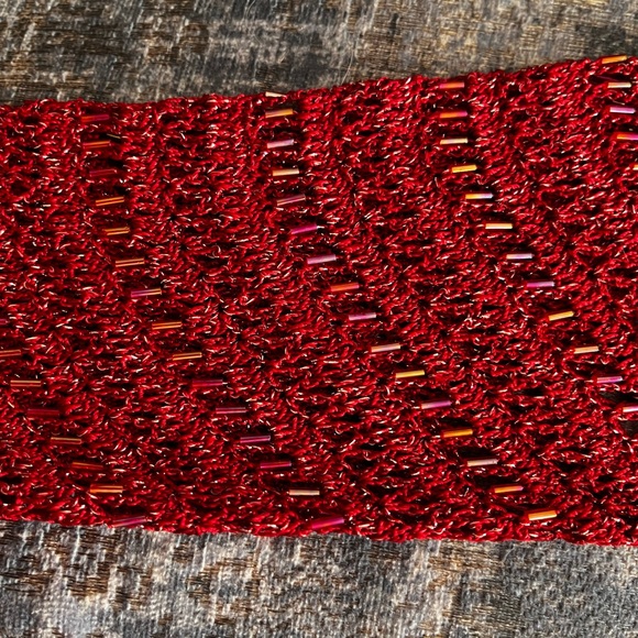 Vintage cheetah B red beaded, holiday top size small sheer sleeves - Picture 7 of 7